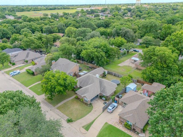 522 E Lanett Drive, Desoto, TX 75115