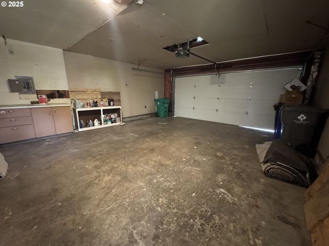 904 Se 205TH Dr, Gresham, OR 97030