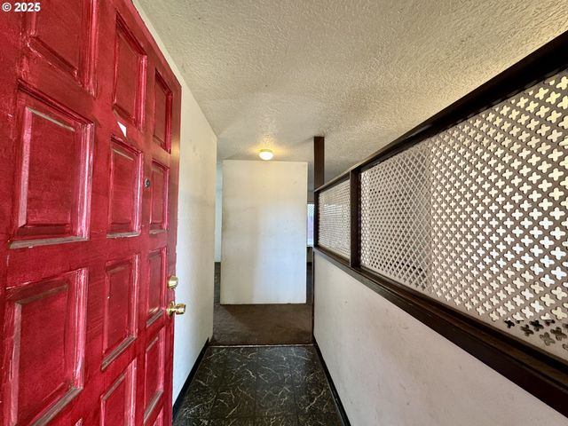 904 Se 205TH Dr, Gresham, OR 97030