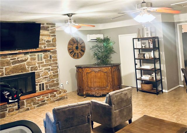 2921 Honeysuckle Lane, Russellville, AR 72801