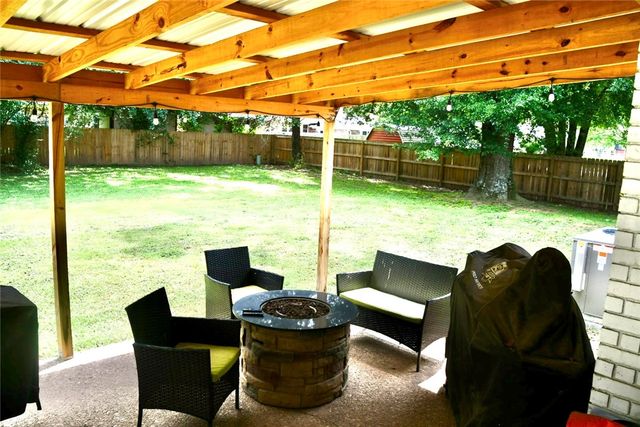 2921 Honeysuckle Lane, Russellville, AR 72801