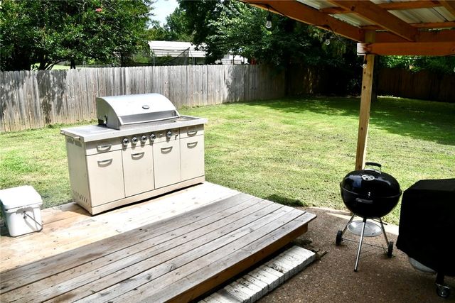 2921 Honeysuckle Lane, Russellville, AR 72801