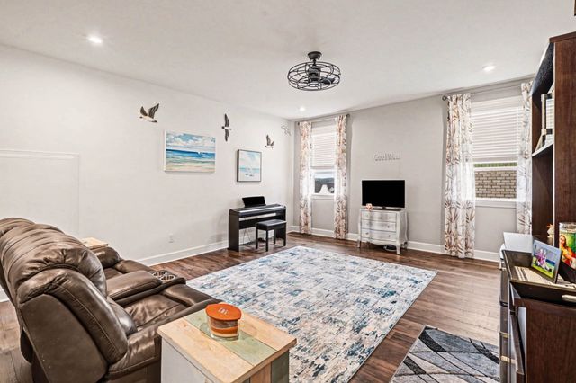 267 Pin High Dr, Mount Juliet, TN 37122