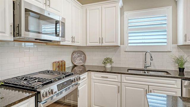 4956 MAYMONT PARK CIRCLE, Bradenton, FL 34203