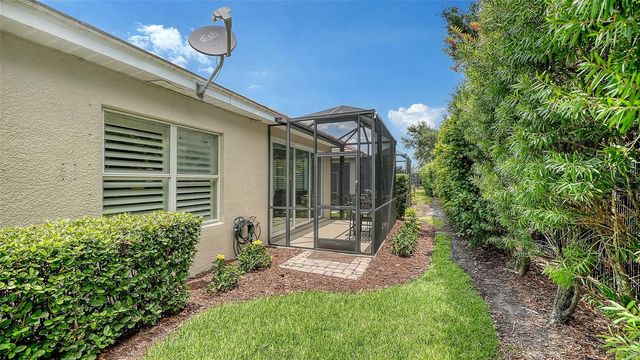 4956 MAYMONT PARK CIRCLE, Bradenton, FL 34203