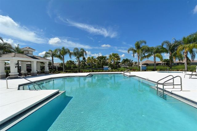 4956 MAYMONT PARK CIRCLE, Bradenton, FL 34203