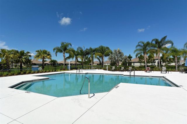 4956 MAYMONT PARK CIRCLE, Bradenton, FL 34203