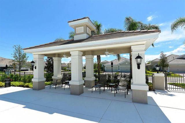4956 MAYMONT PARK CIRCLE, Bradenton, FL 34203