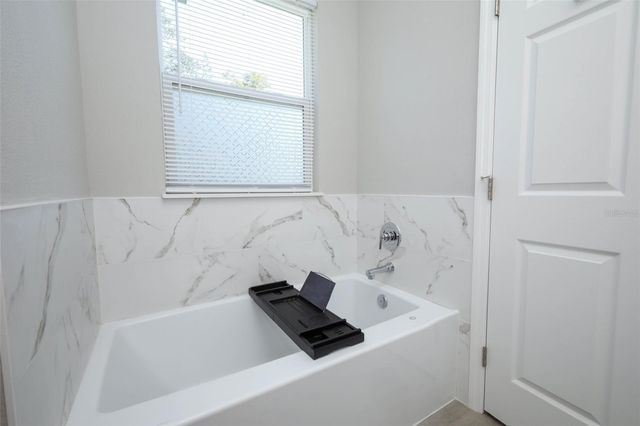 146 E 15TH STREET, Apopka, FL 32703