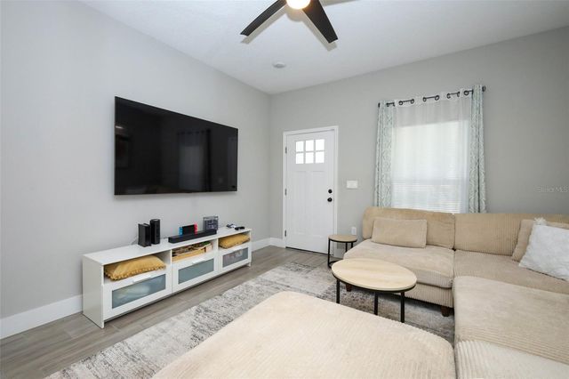 146 E 15TH STREET, Apopka, FL 32703