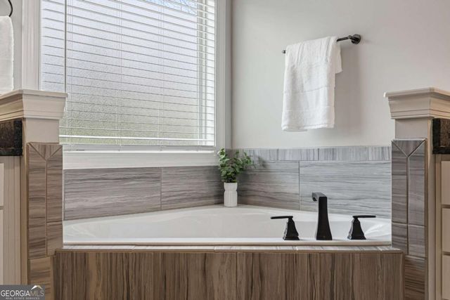 2571 Fairfield Springs Lane, Statham, GA 30666