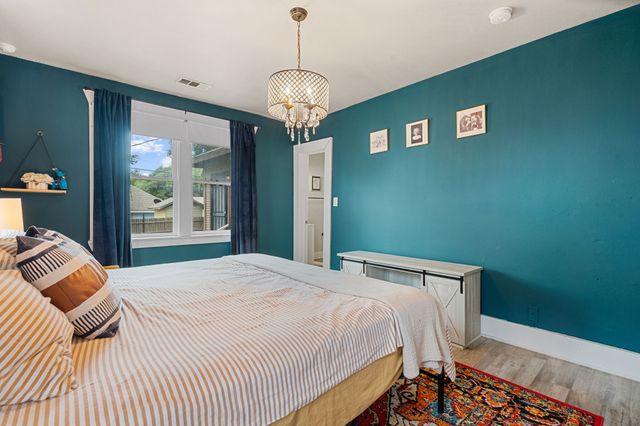 1120 E Terrell Avenue, Fort Worth, TX 76104