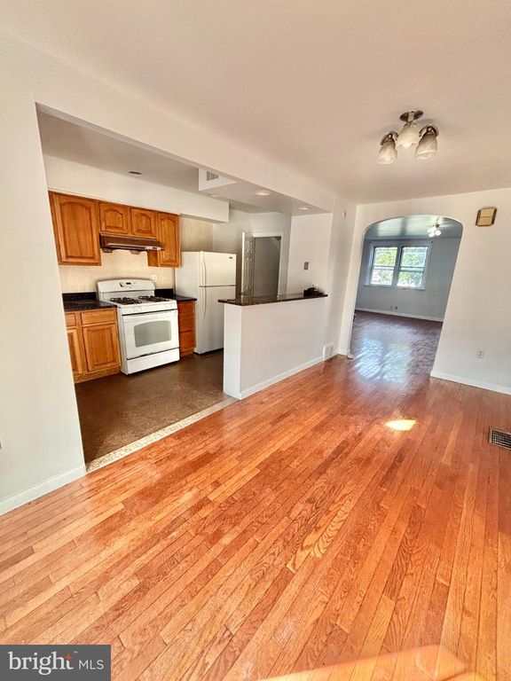 2016 DEVEREAUX AVE, PHILADELPHIA, PA 19149 — photo 4