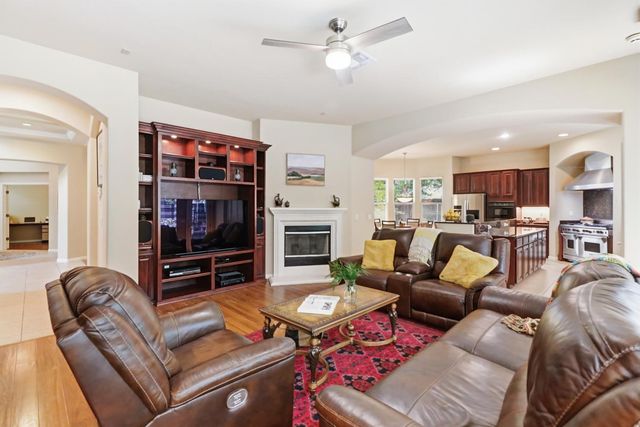 3762 Clubside Ln, Sacramento, CA 95835