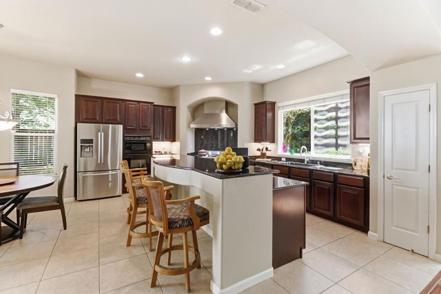 3762 Clubside Ln, Sacramento, CA 95835