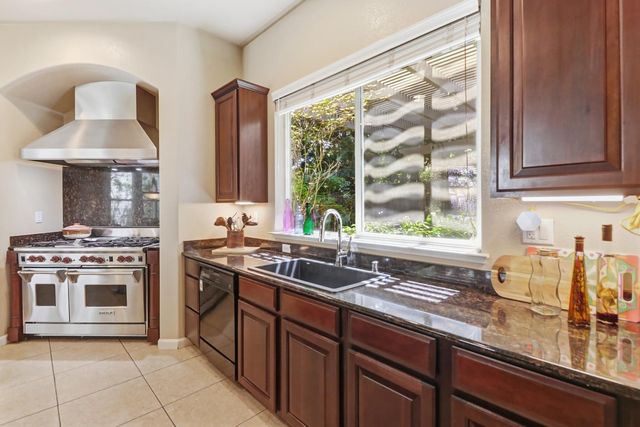 3762 Clubside Ln, Sacramento, CA 95835