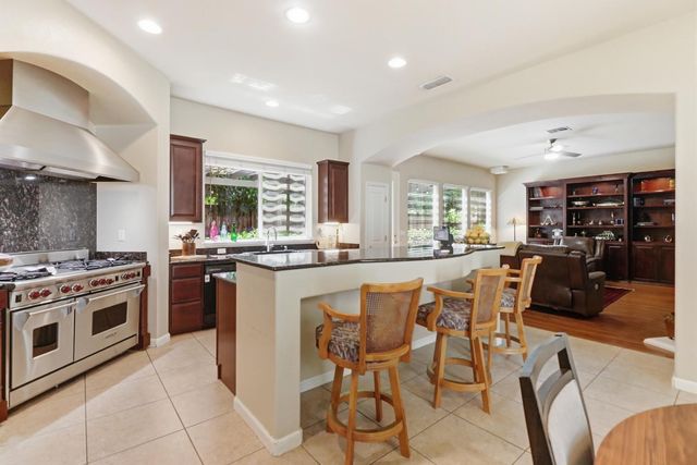 3762 Clubside Ln, Sacramento, CA 95835