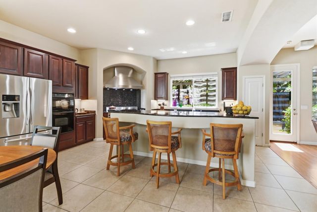3762 Clubside Ln, Sacramento, CA 95835