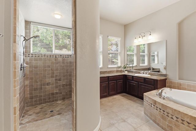3762 Clubside Ln, Sacramento, CA 95835