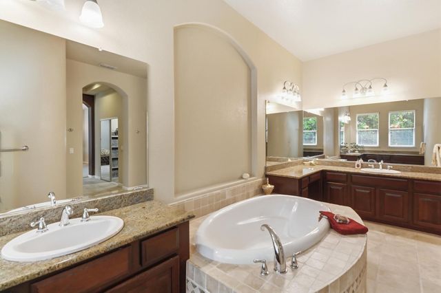 3762 Clubside Ln, Sacramento, CA 95835