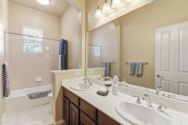 3762 Clubside Ln, Sacramento, CA 95835