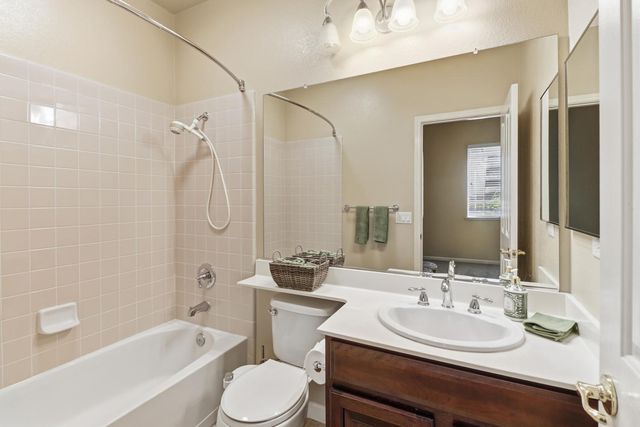 3762 Clubside Ln, Sacramento, CA 95835