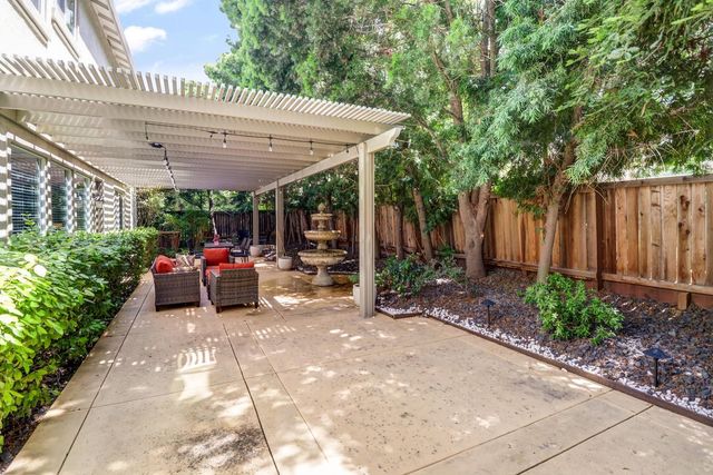 3762 Clubside Ln, Sacramento, CA 95835