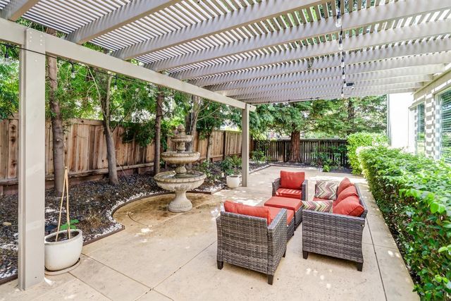 3762 Clubside Ln, Sacramento, CA 95835