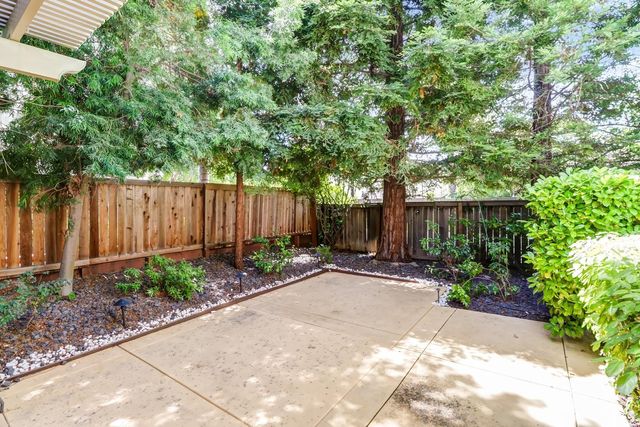 3762 Clubside Ln, Sacramento, CA 95835