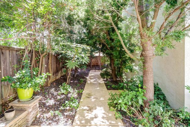 3762 Clubside Ln, Sacramento, CA 95835