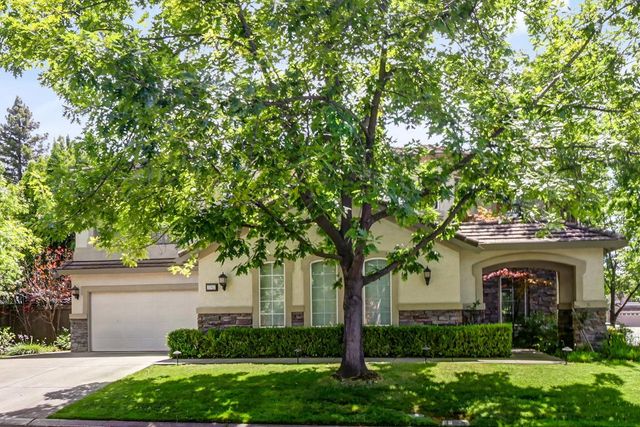 3762 Clubside Ln, Sacramento, CA 95835