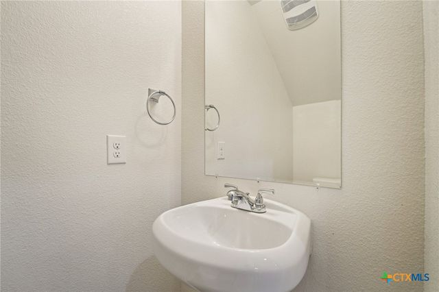 28 Deer Ridge Road, Wimberley, TX 78676