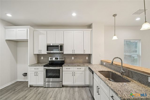 28 Deer Ridge Road, Wimberley, TX 78676