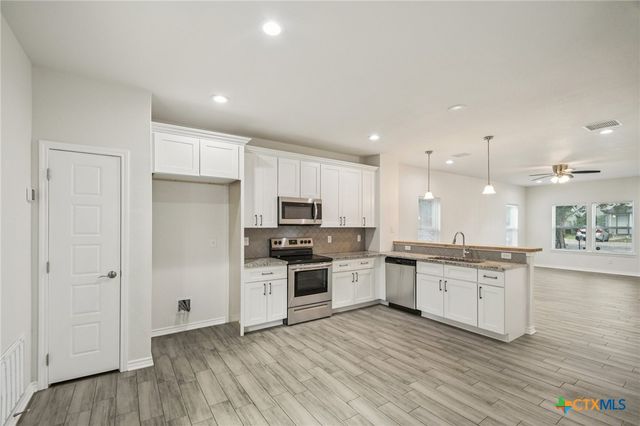 28 Deer Ridge Road, Wimberley, TX 78676