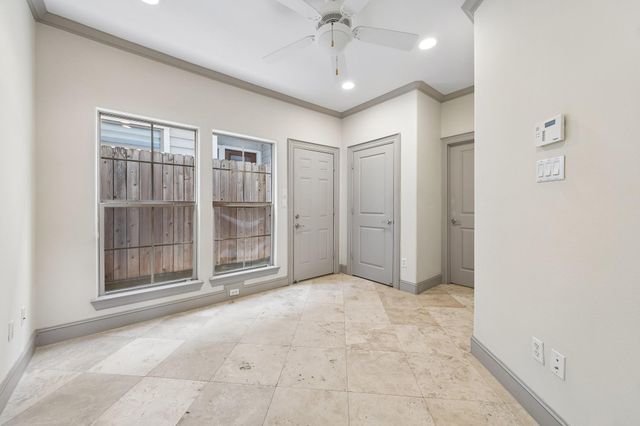 6304 Prague Street, Houston, TX 77007