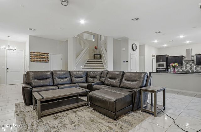 7480 NORTE CHILE Way, El Paso, TX 79934