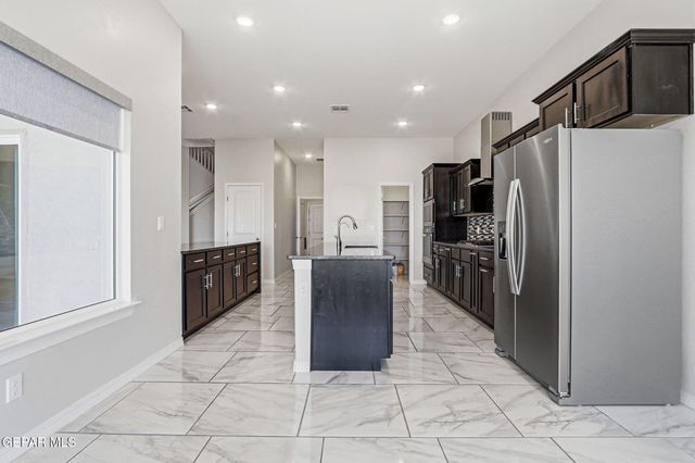 7480 NORTE CHILE Way, El Paso, TX 79934