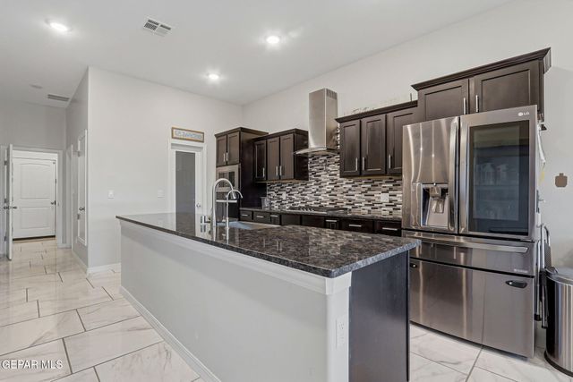 7480 NORTE CHILE Way, El Paso, TX 79934
