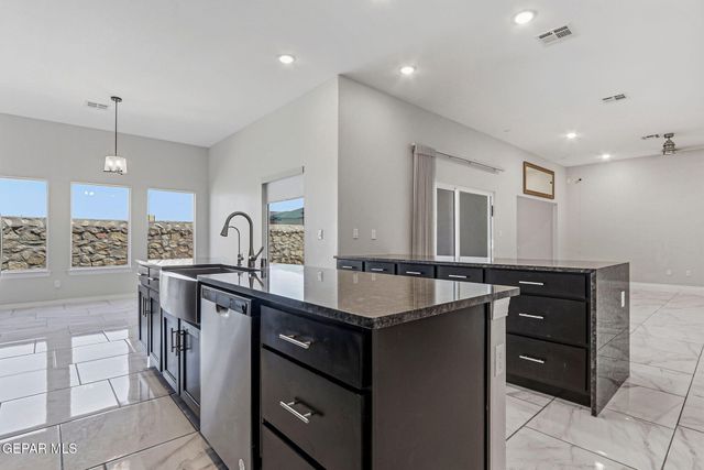 7480 NORTE CHILE Way, El Paso, TX 79934