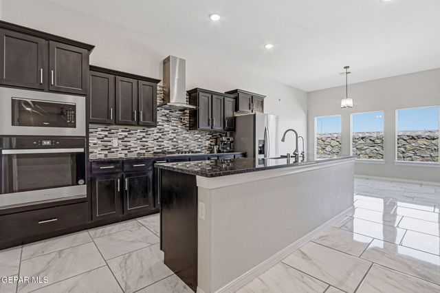 7480 NORTE CHILE Way, El Paso, TX 79934