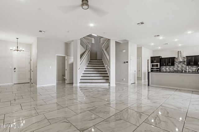 7480 NORTE CHILE Way, El Paso, TX 79934