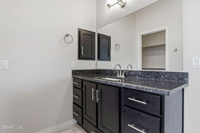7480 NORTE CHILE Way, El Paso, TX 79934
