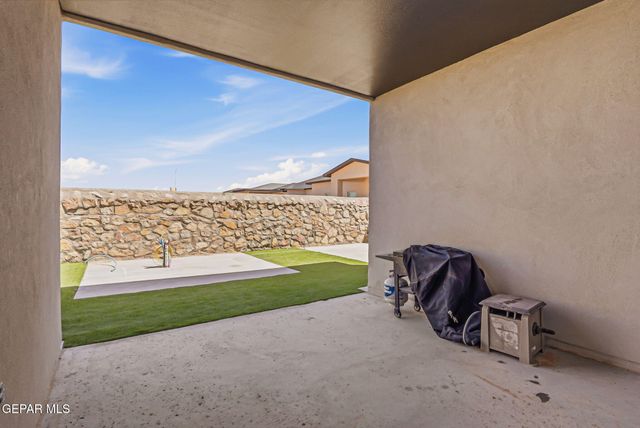7480 NORTE CHILE Way, El Paso, TX 79934