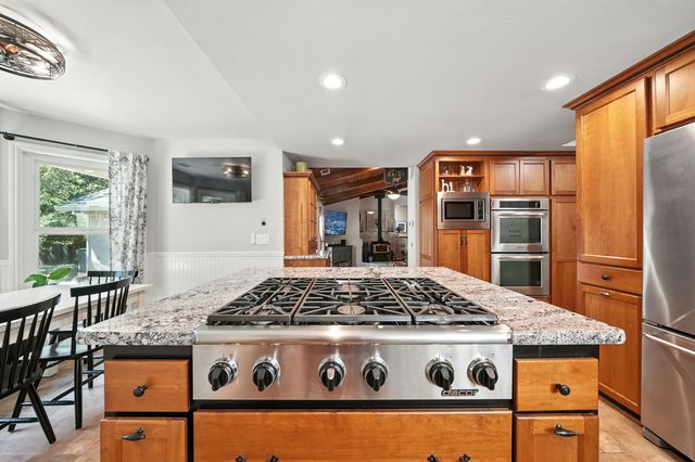 3401 Toro Way, Redding, CA 96002