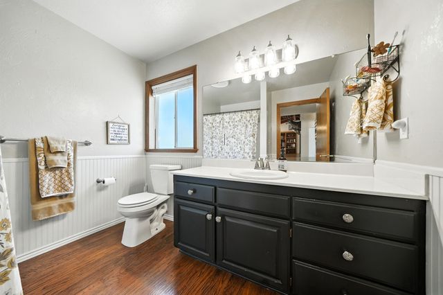 3401 Toro Way, Redding, CA 96002