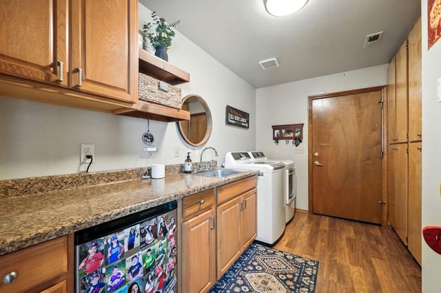 3401 Toro Way, Redding, CA 96002