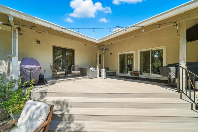 3401 Toro Way, Redding, CA 96002