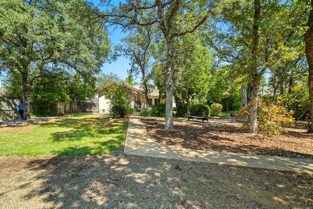 3401 Toro Way, Redding, CA 96002