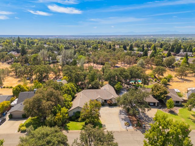 3401 Toro Way, Redding, CA 96002