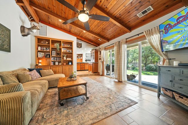 3401 Toro Way, Redding, CA 96002